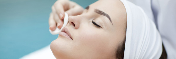 Institut de beauté pour un soin du visage et du corps avec des produits naturels  